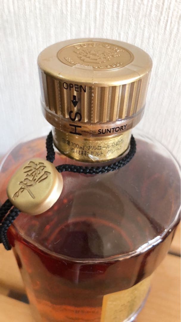 サントリー 響 700ml金キャップ