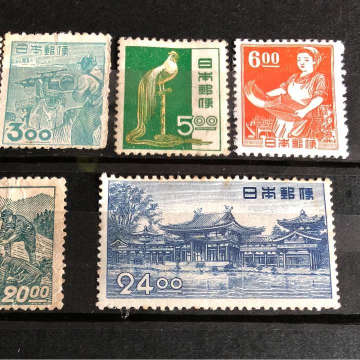 カタログ価格47,050円！プレミア切手揃い！昭和透かしなし切手8種！格安！