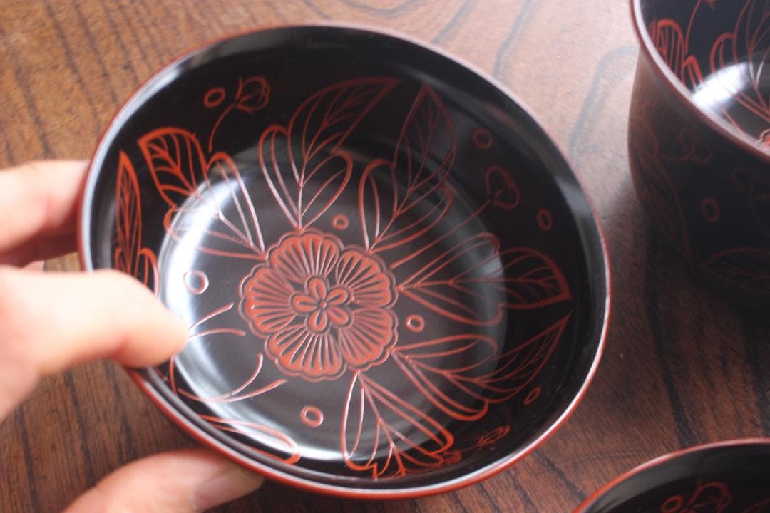 時代逸品！端正な爪朱黒漆に風情ある木芙蓉文の美しい吉野塗の四つ椀（検懐石道具京塗