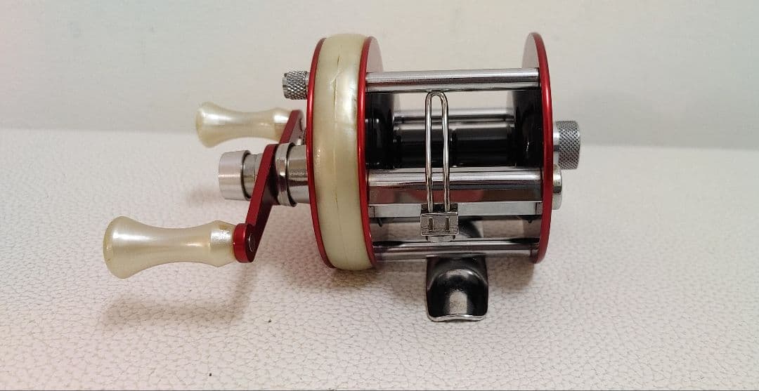 Ambassadeur 1750 A ベイトリール