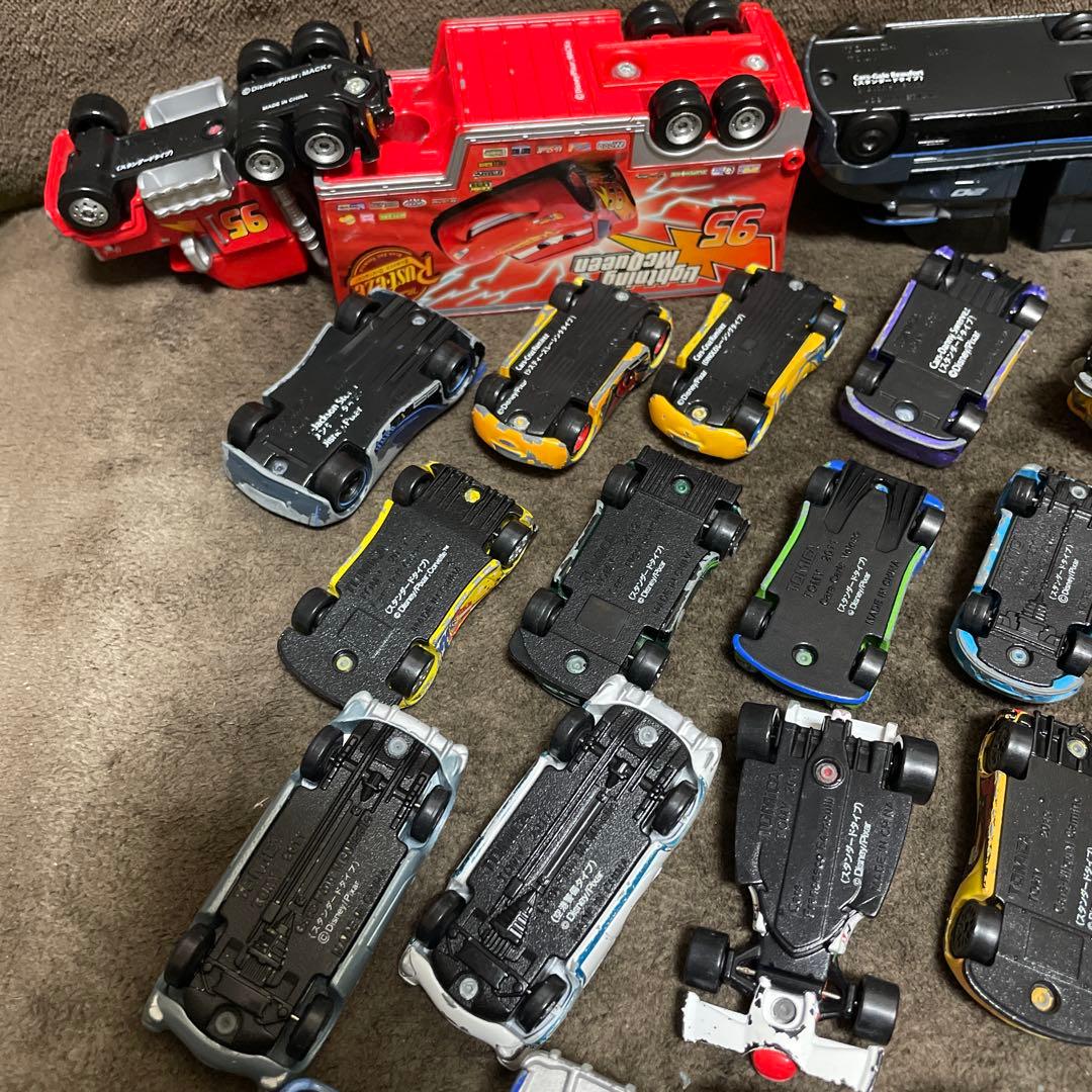 カーズ　トミカ　トレーラー2台含む36台