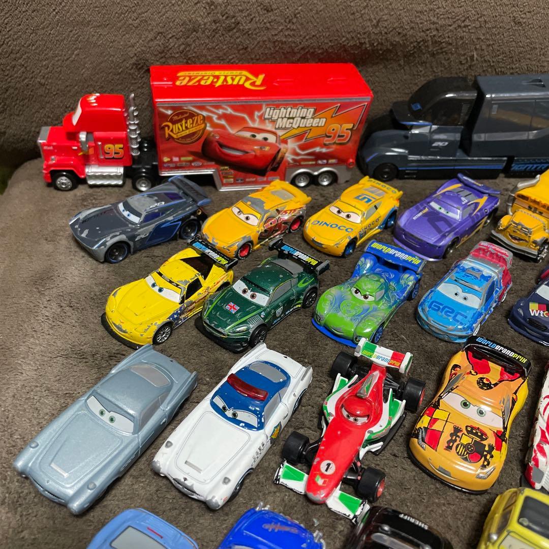 カーズ　トミカ　トレーラー2台含む36台