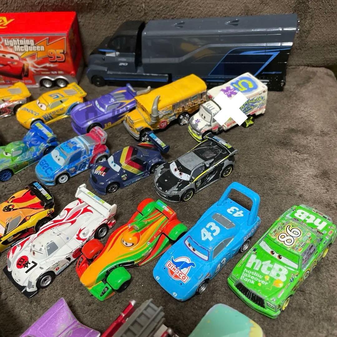 カーズ　トミカ　トレーラー2台含む36台