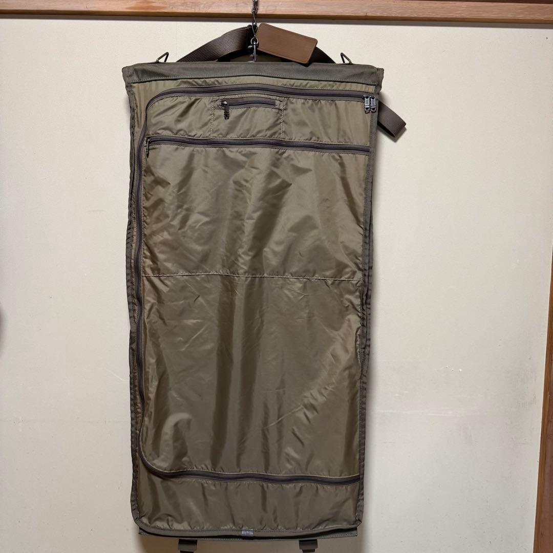 TUMI ガーメントバッグ オリーブグリーン