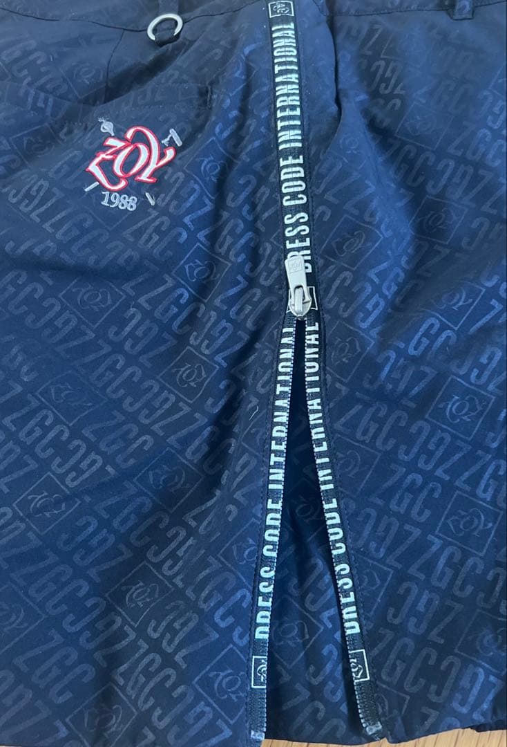 ZOY ゾーイロゴエンボスストレッチ スカート