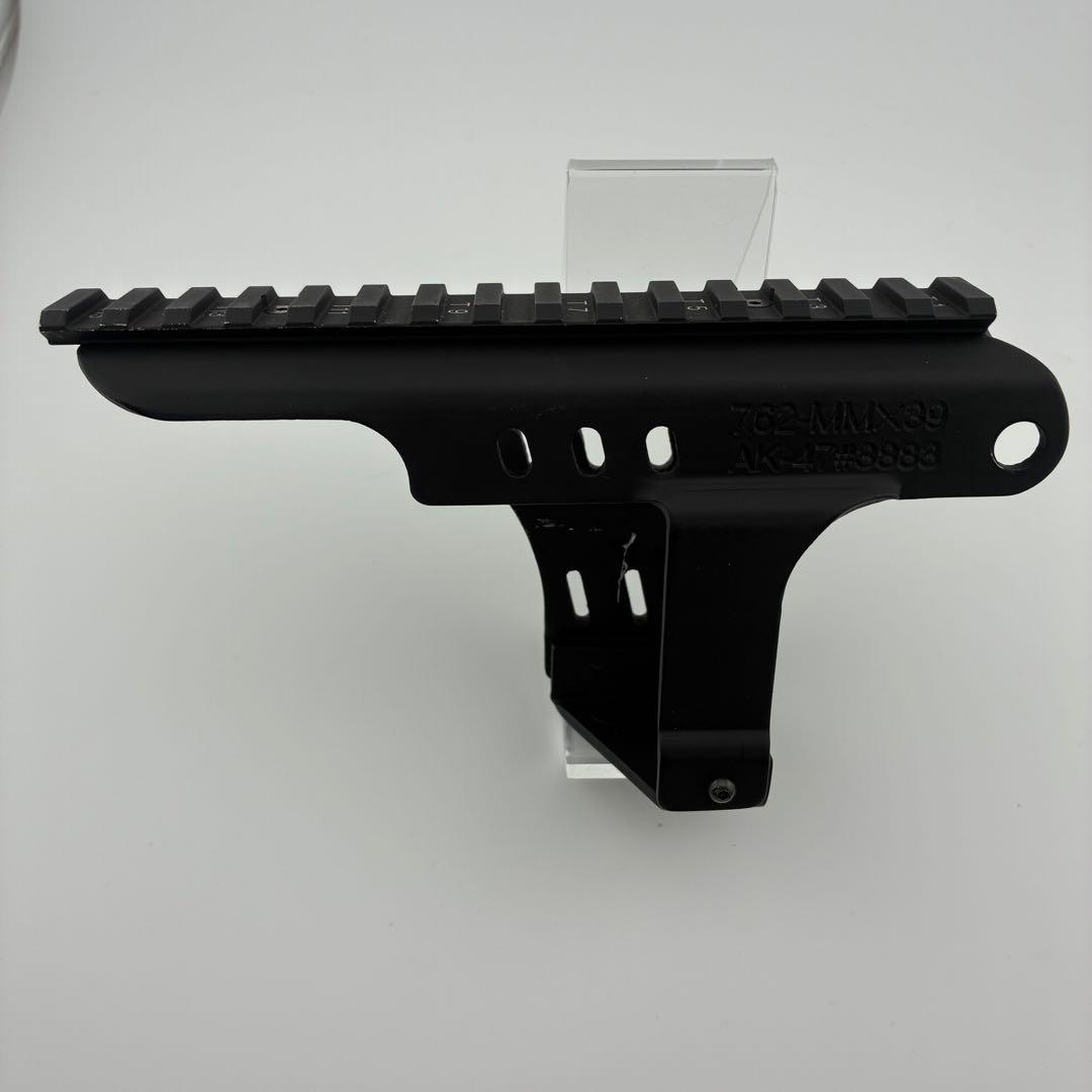 絶版品　LayLax P90用ハンドガード　AK47用マウントベース　東京マルイ