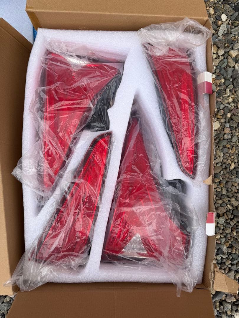 プリウス 50 テールランプ LED ヴァレンティ レッド ZVW50(美品)