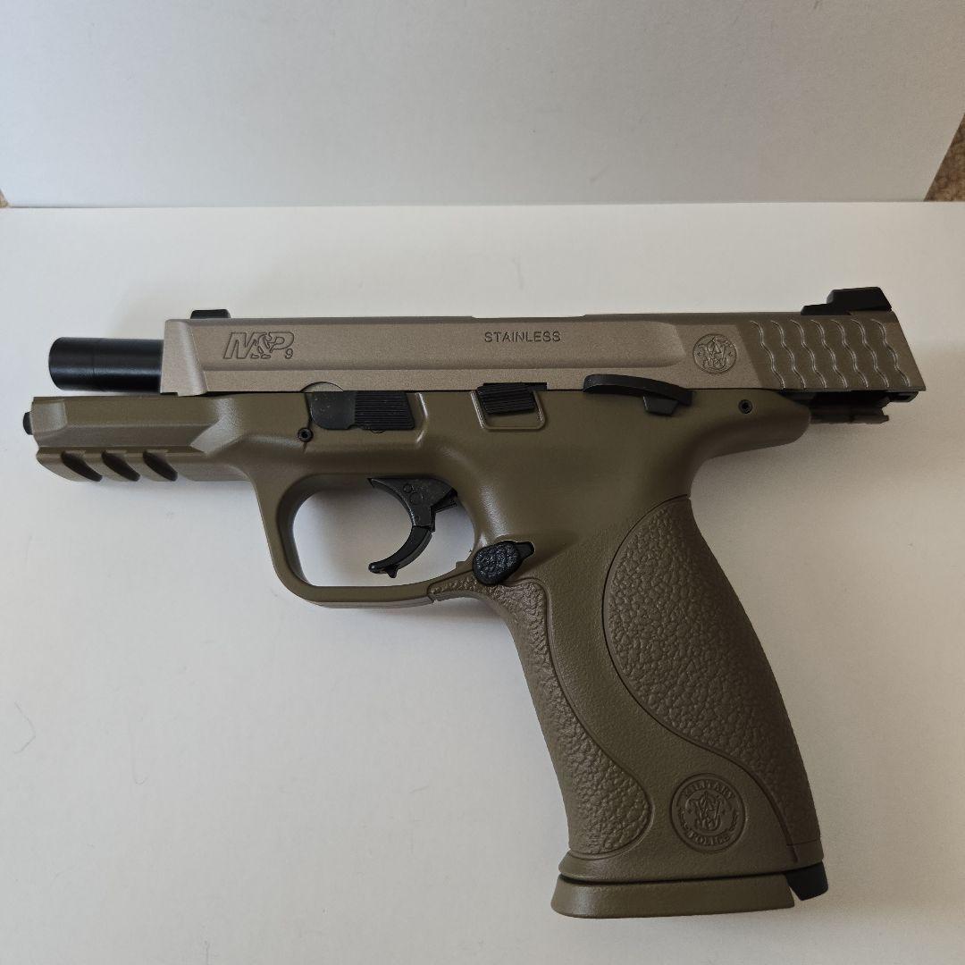 Smith & Wesson M&P9 Custom 、スペアマガジンセット