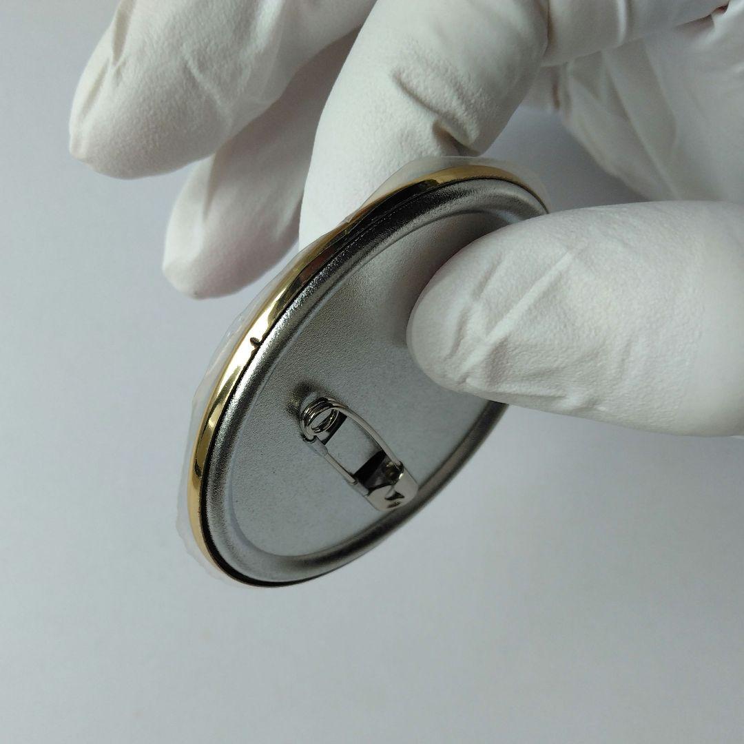 1. 伊藤潤二/トレーディングメタリック 缶バッジ　富江