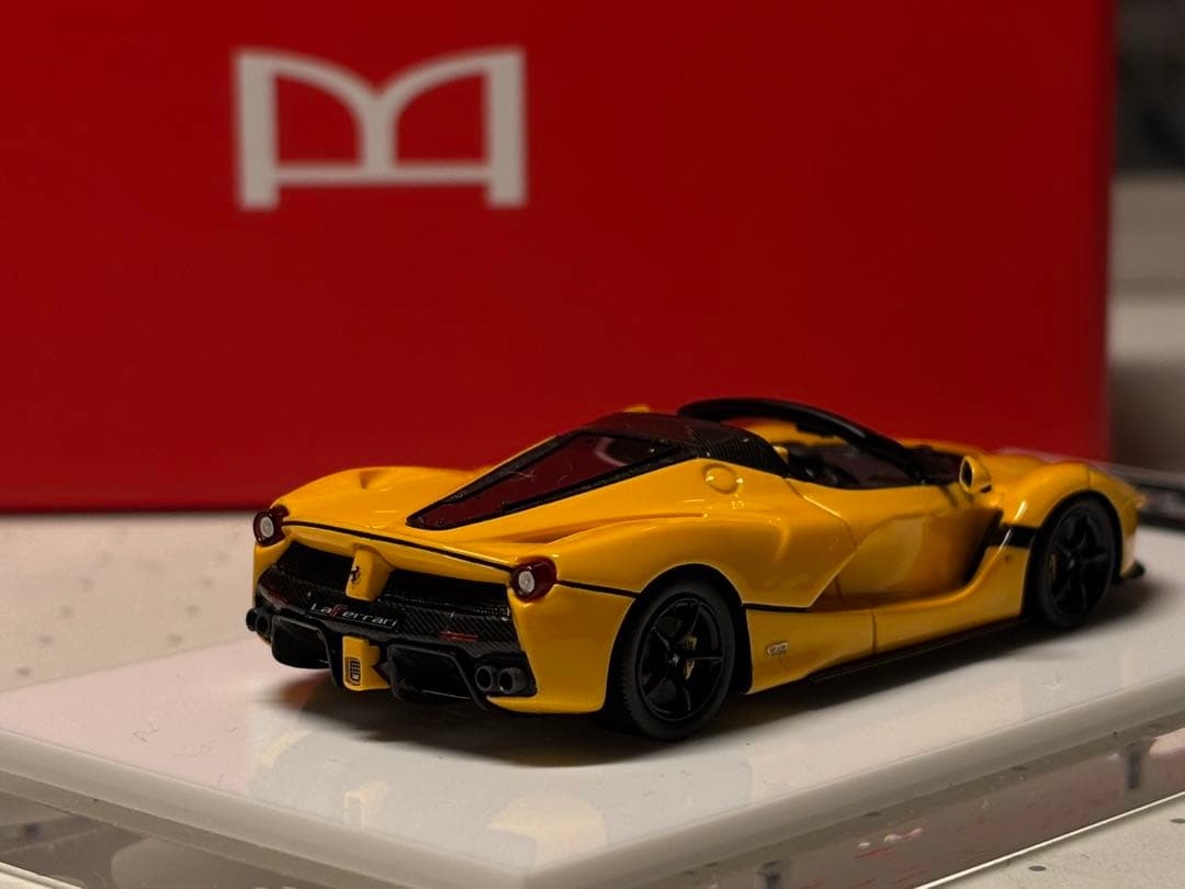 DMH 1/64 ラフェラーリアペルタ イエロー