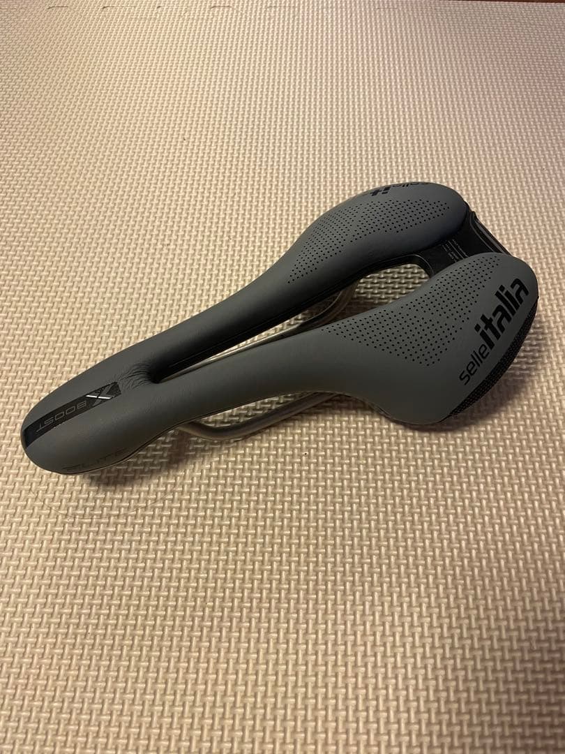 セライタリア FLITE BOOST Ti316 GRAVEL グレー