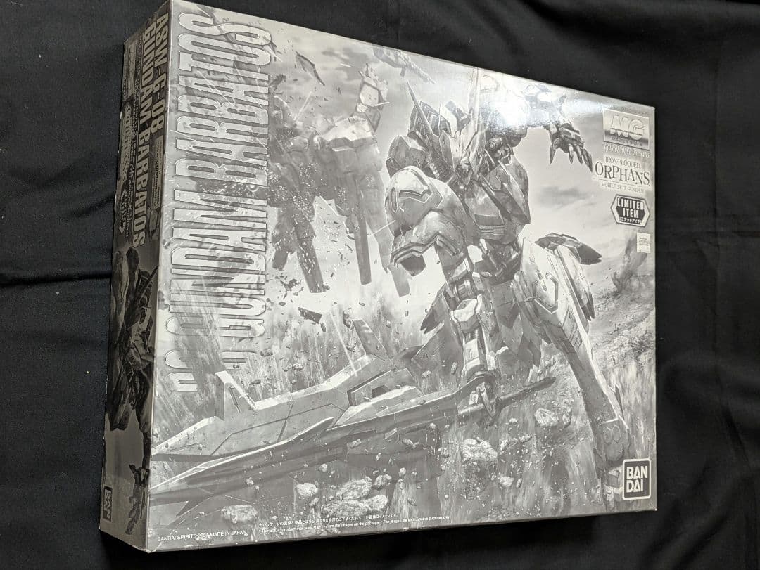 MG 1/100 ガンダムバルバトス[チタニウムフィニッシュ] 完成品ガンプラ