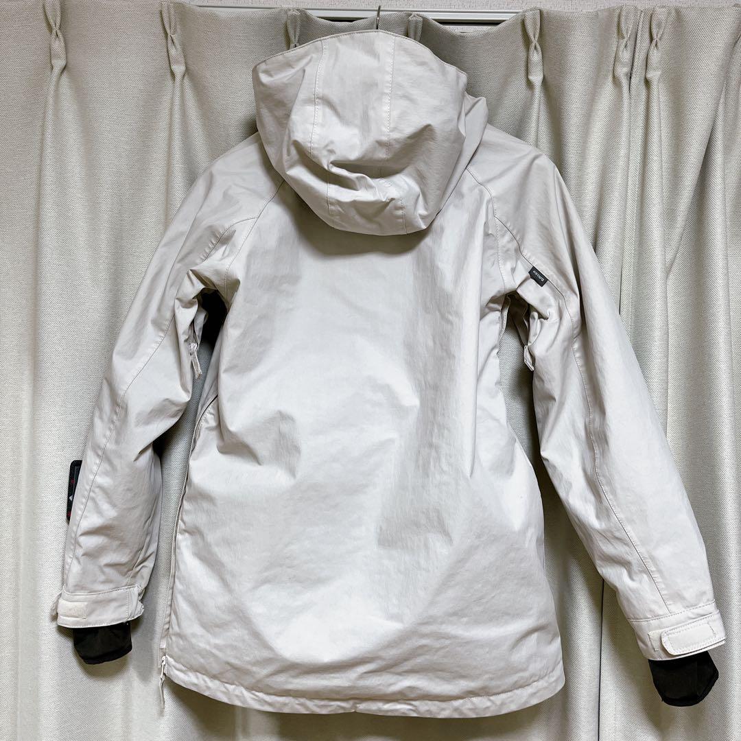 【美品】Mサイズ　スノーボードウェア　白　グリーン　上下セット ESTIVO