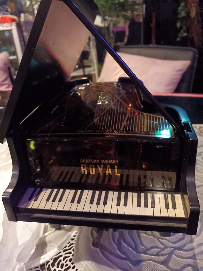 サントリーグランドピアノ型