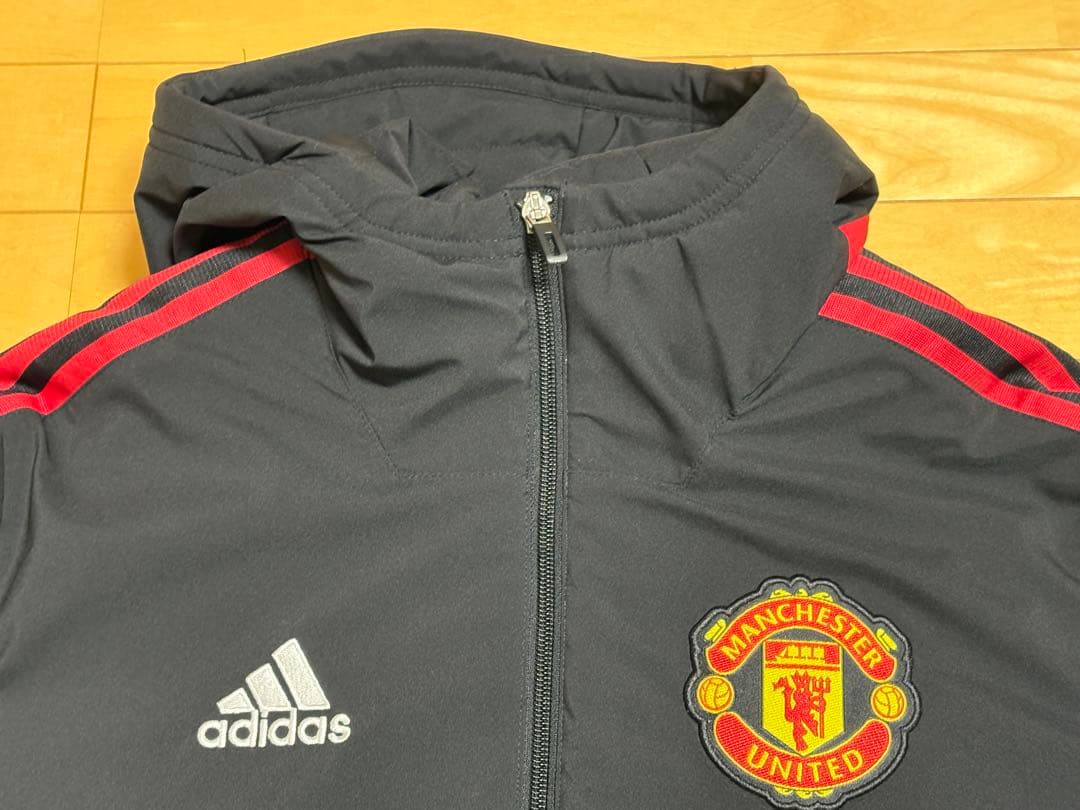 【国内未発売】アディダス マンチェスターユナイテッド パッドジャケット