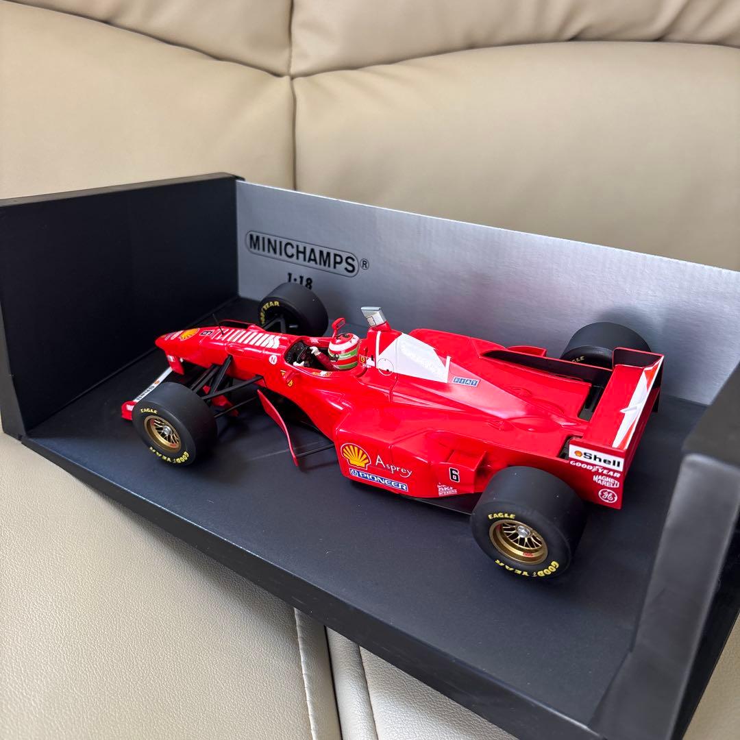 1/18 ミニチャンプス フェラーリ E.アーバイン