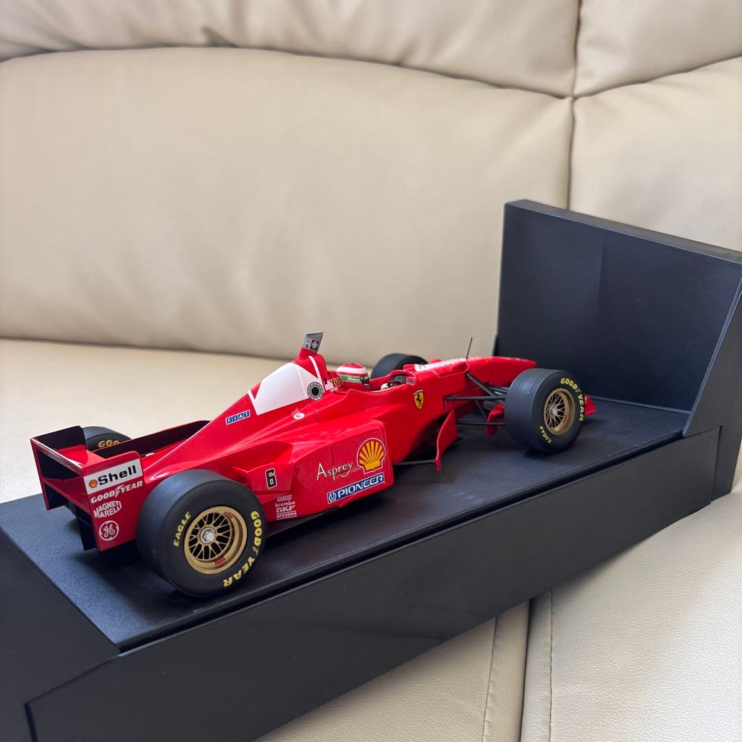 1/18 ミニチャンプス フェラーリ E.アーバイン