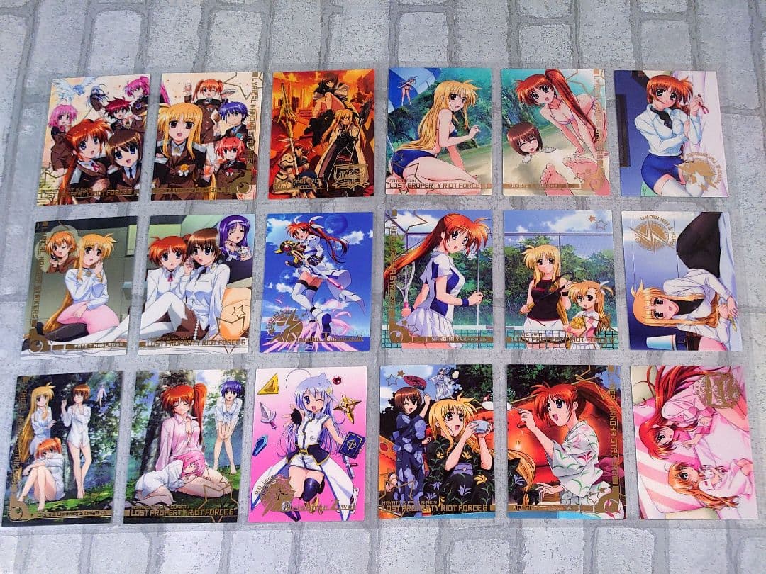 魔法少女リリカルなのはStrikerS、トレカ225枚&バインダー。