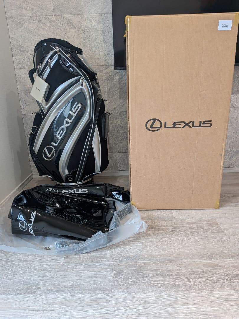 ☆非売品☆　レクサス ゴルフバッグ・キャディバッグ(ゴルフボールおまけ付き)