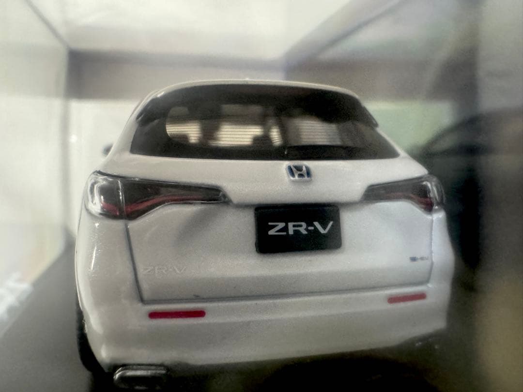 ホンダ ZR-V 新品　ミニカー　e:HEV ホワイトパール1/43 ZRV