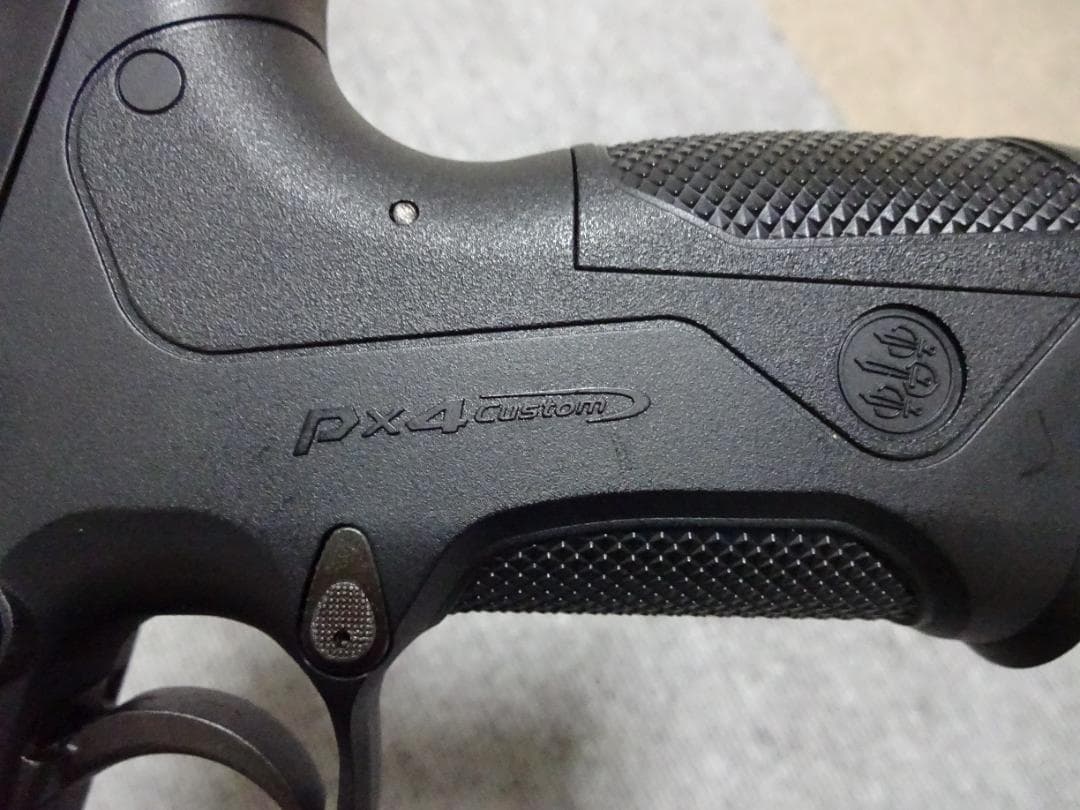 PX4 ガスガン 本体＋マガジン2本