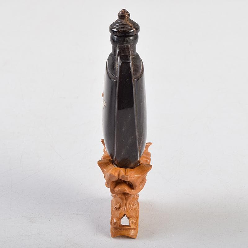 中国　牛角製　玉石螺鈿装飾　漢詩刻　鼻煙壷　木製台付　M　9430