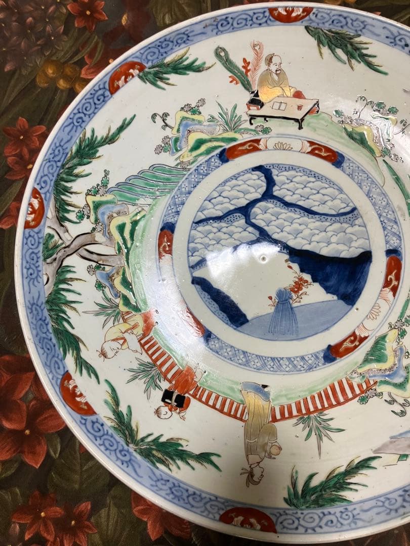 旧家蔵出し品　古伊万里　古い大皿　手書き色絵　瑞雲花　共を連れた貴族　鶴　唐人