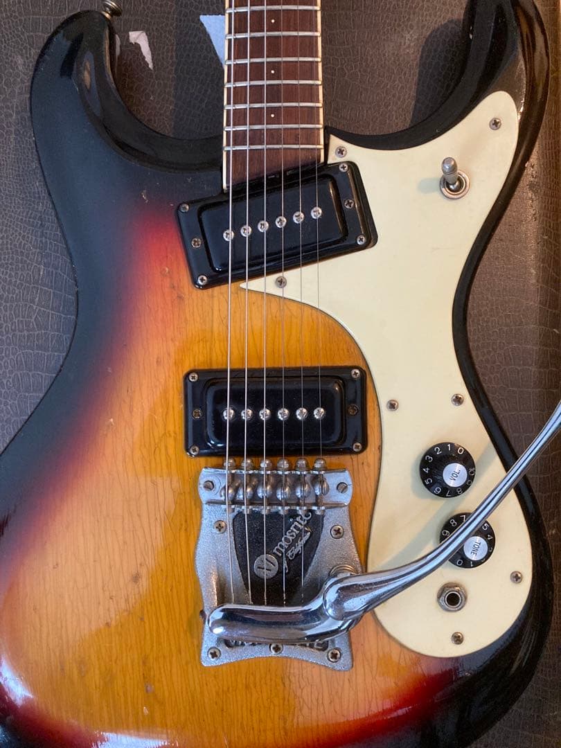 Mosrite1965年製The Ventures Model（ピックアップ交換