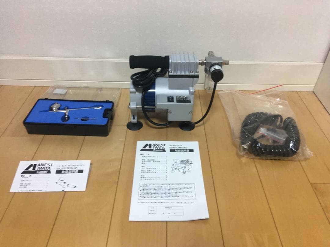 アネスト岩田 CHMX6011-1 (コンプレッサー＆エアブラシ)