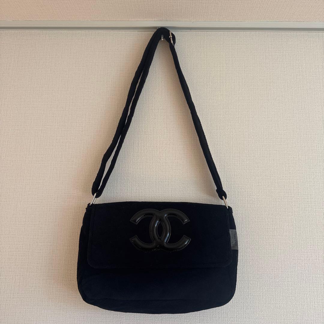 ブラック スエード ショルダーバッグ