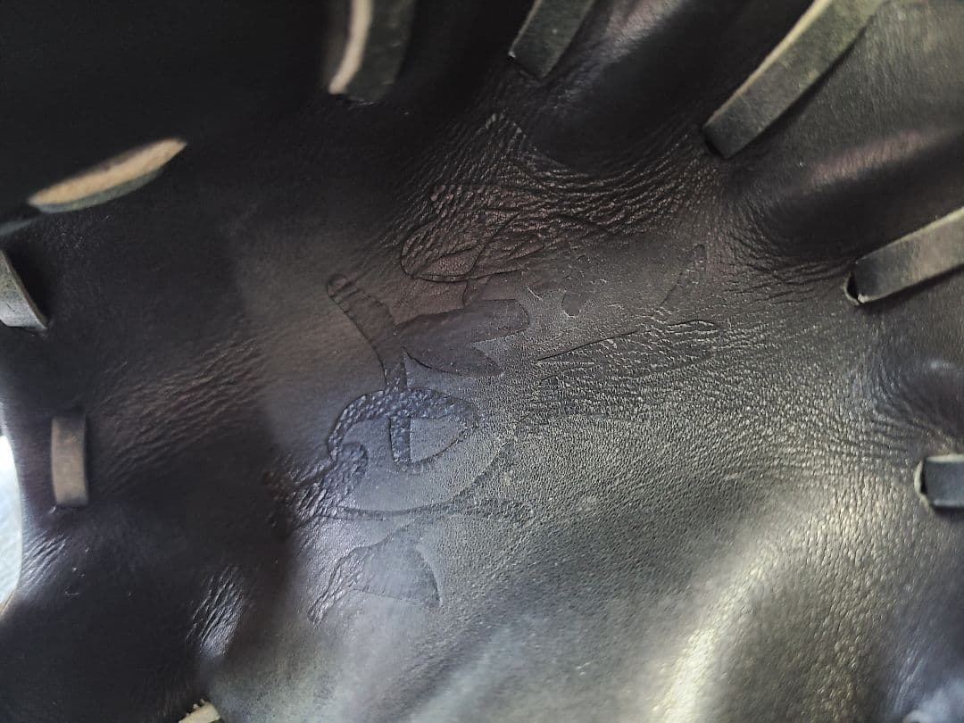 ハイゴールド　左利き硬式外野手グローブ　綺麗です