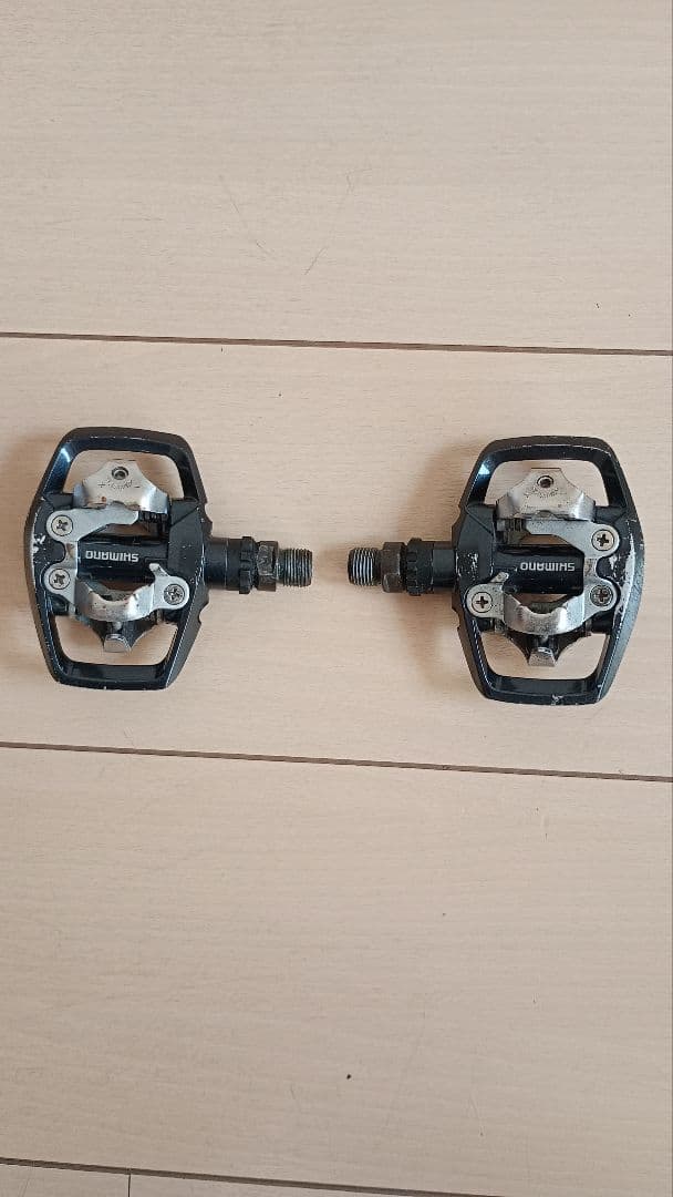 SPDサイクルシューズとSPDビンディングペダル（クリート付）のセット