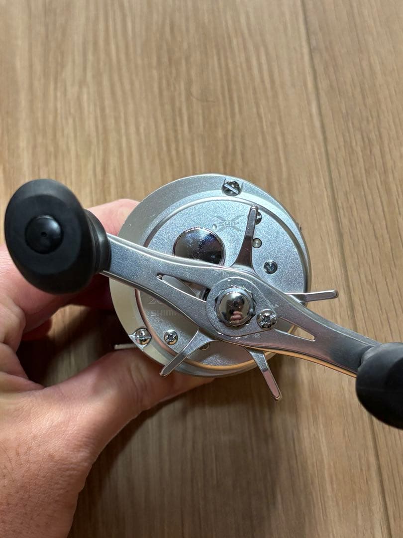 11オシアカルカッタ200HG シマノ　シーバス　タイラバ　ベイトリール　箱付き