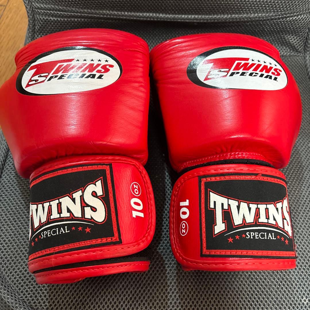 TWINS SPECIAL ボクシンググローブ 10oz 赤