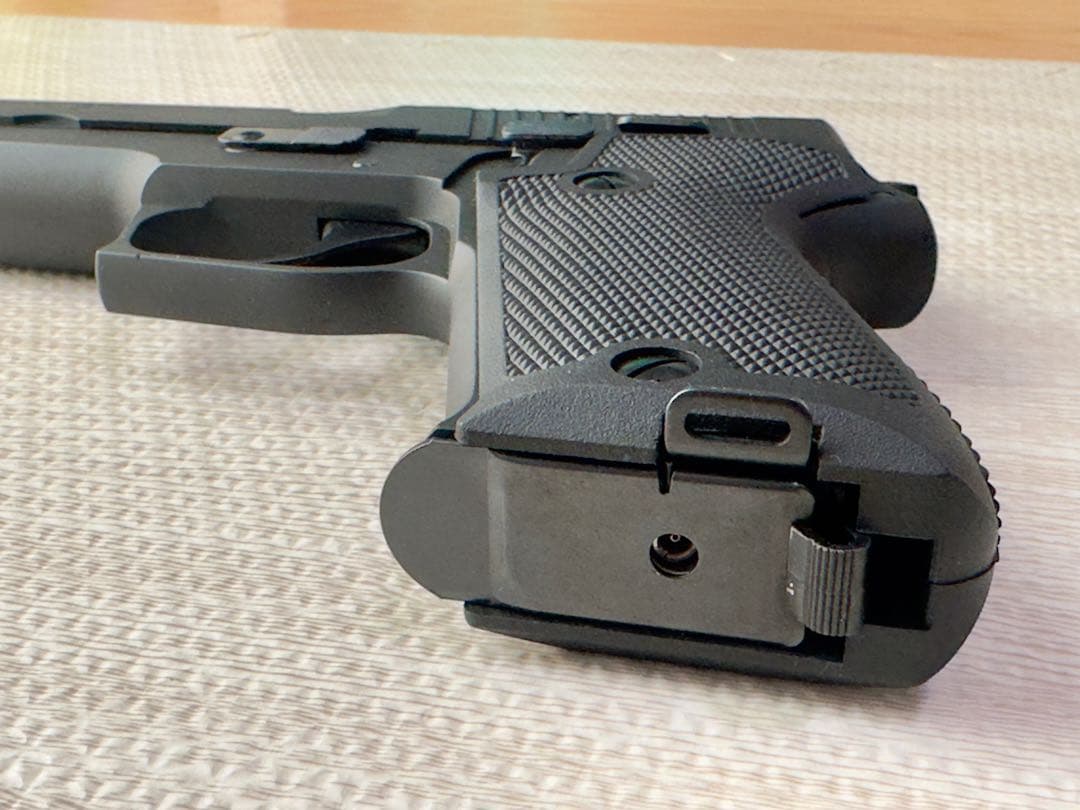 貴重！タナカ SIG P220 航空自衛隊 9mm拳銃 ヘビーウェイトVer.2