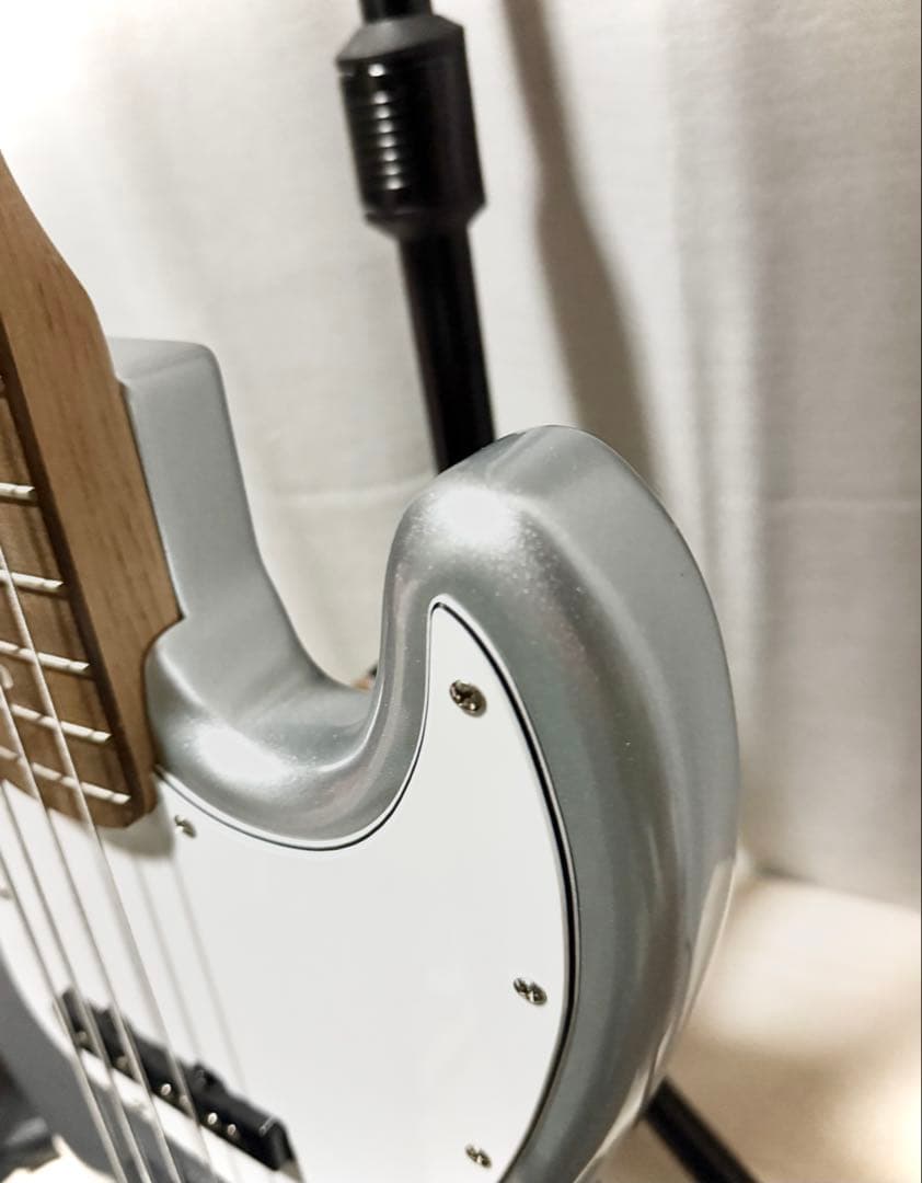 ベース Squier Affinity JAZZ BASS