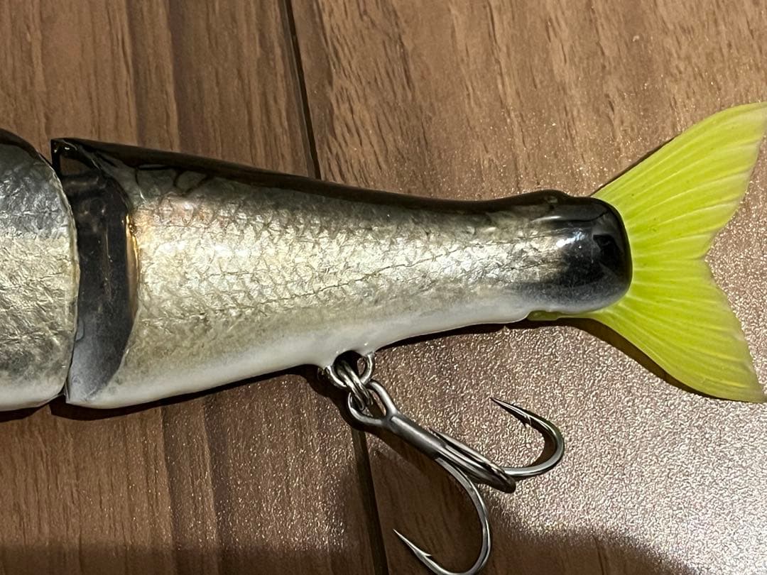 ジョインテッドクローマグナム 魚皮