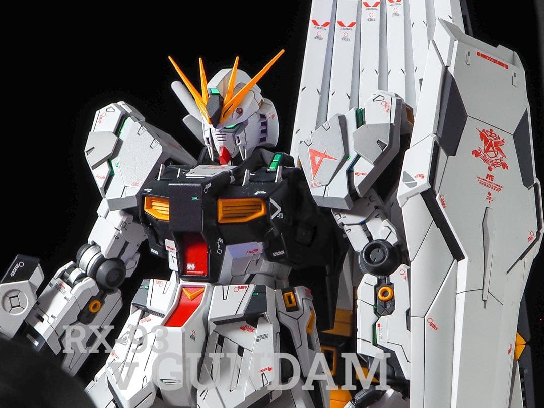 mg νガンダム　ver.ka 全塗装　完成品 筋彫り　マスキング　発光など