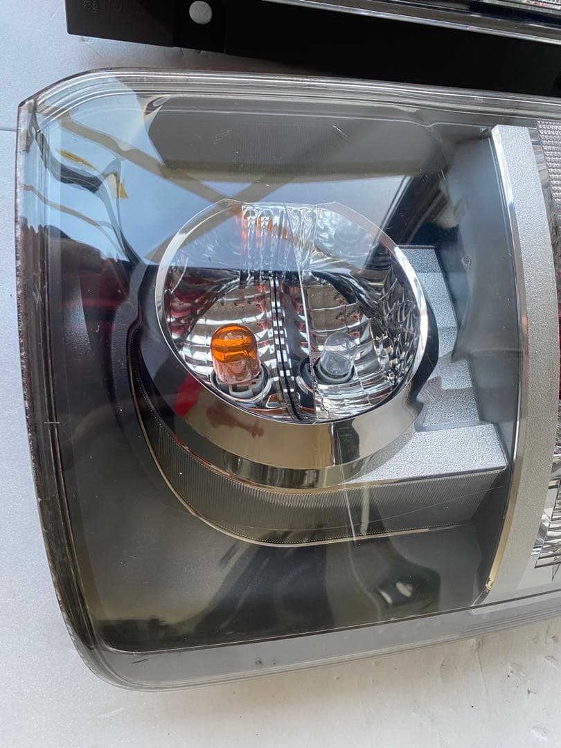 トヨタ 純正 ヴォクシー 70系 後期 ZRR70W テールランプ　左右セット