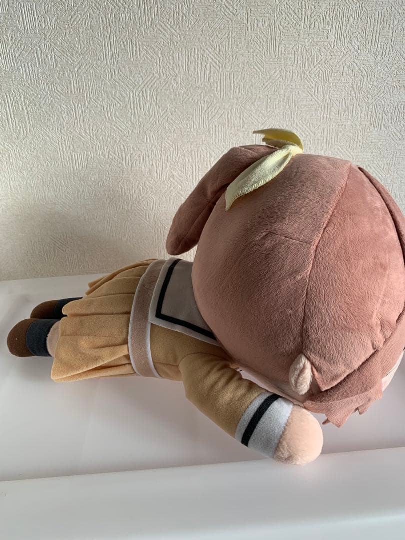 メガジャンボ寝そべりぬいぐるみ　山吹沙綾