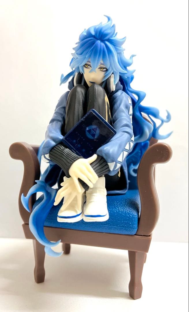 ツイステ　イデア　フィギュア