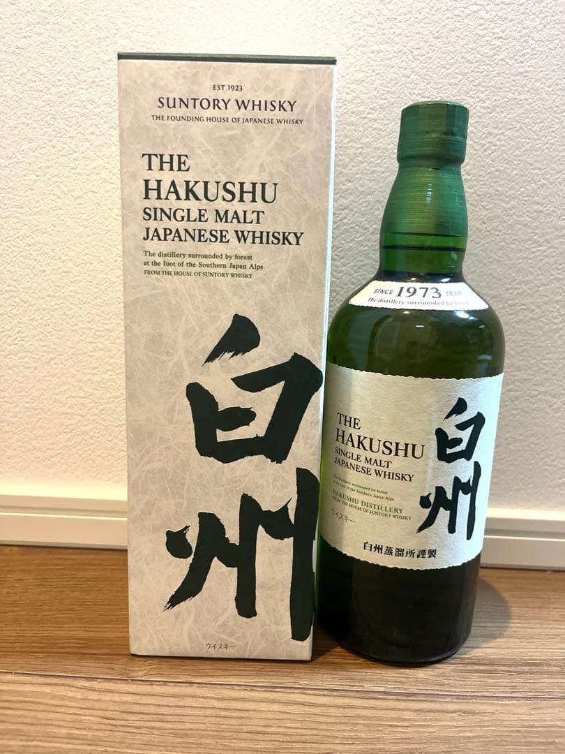 サントリー白州シングルモルトウイスキー、700ml 箱付き　未開栓