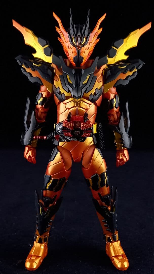 S.H.フィギュアーツ 仮面ライダークローズマグマ