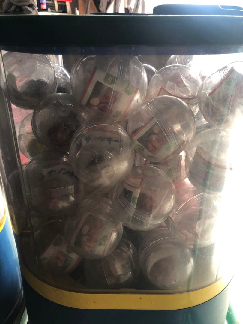 ガチャ　カードじゃん　本体　カプセルトイ