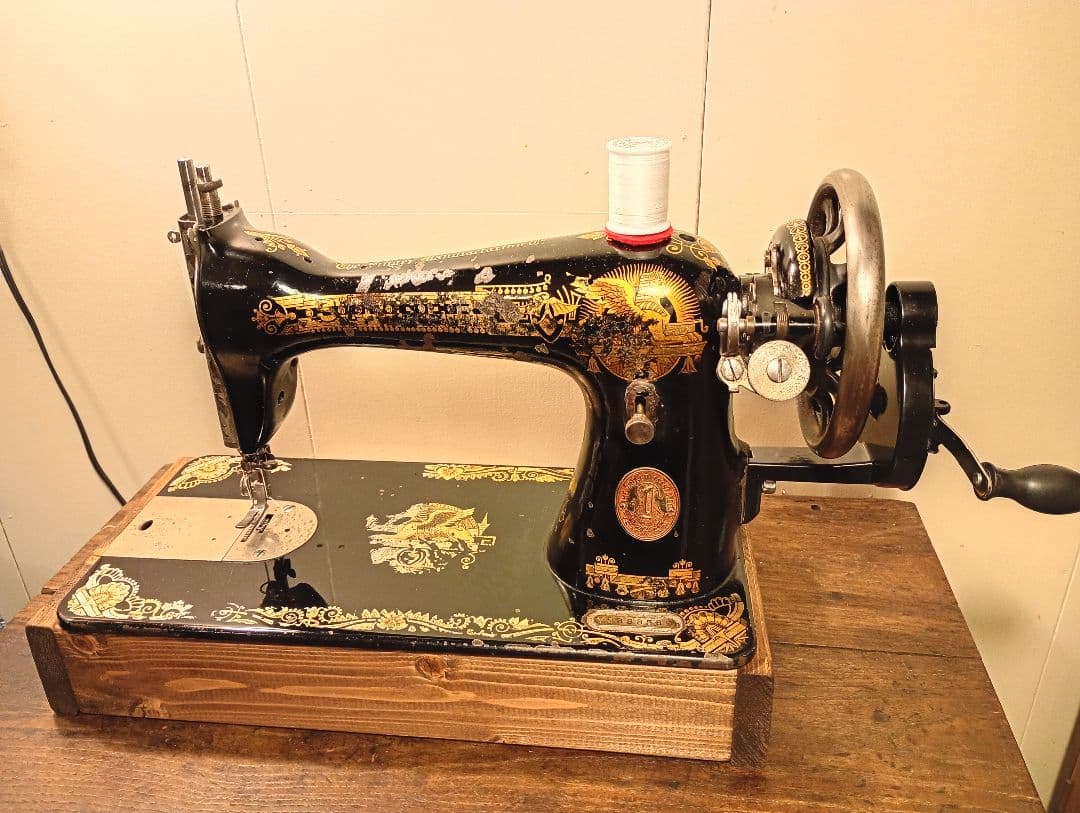 シンガー　スフィンクス　縫うためのアンティークミシン　レトロ