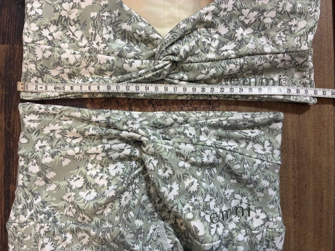 極美　emmi yogaエミヨガ　ヨガウェア　マーガレット柄　バッグクロス　黄緑