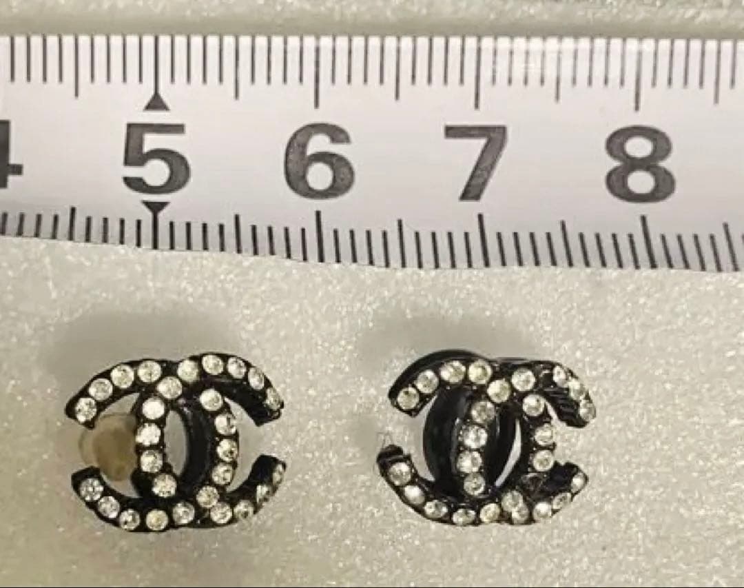 ノベルティ　ピアス　CHANEL