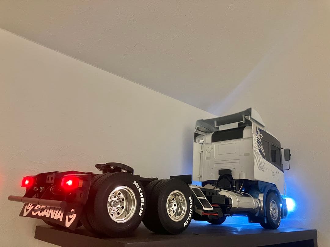 タミヤ 1/14フォードエアロマックス→スカニアスワップ