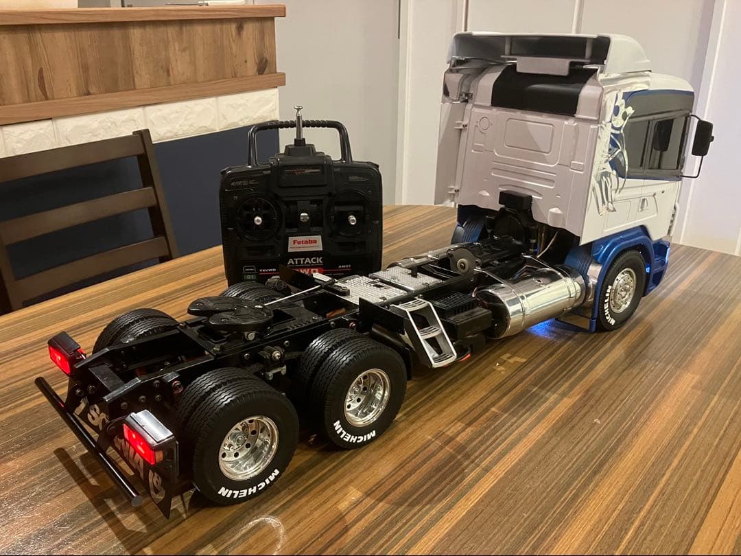 タミヤ 1/14フォードエアロマックス→スカニアスワップ