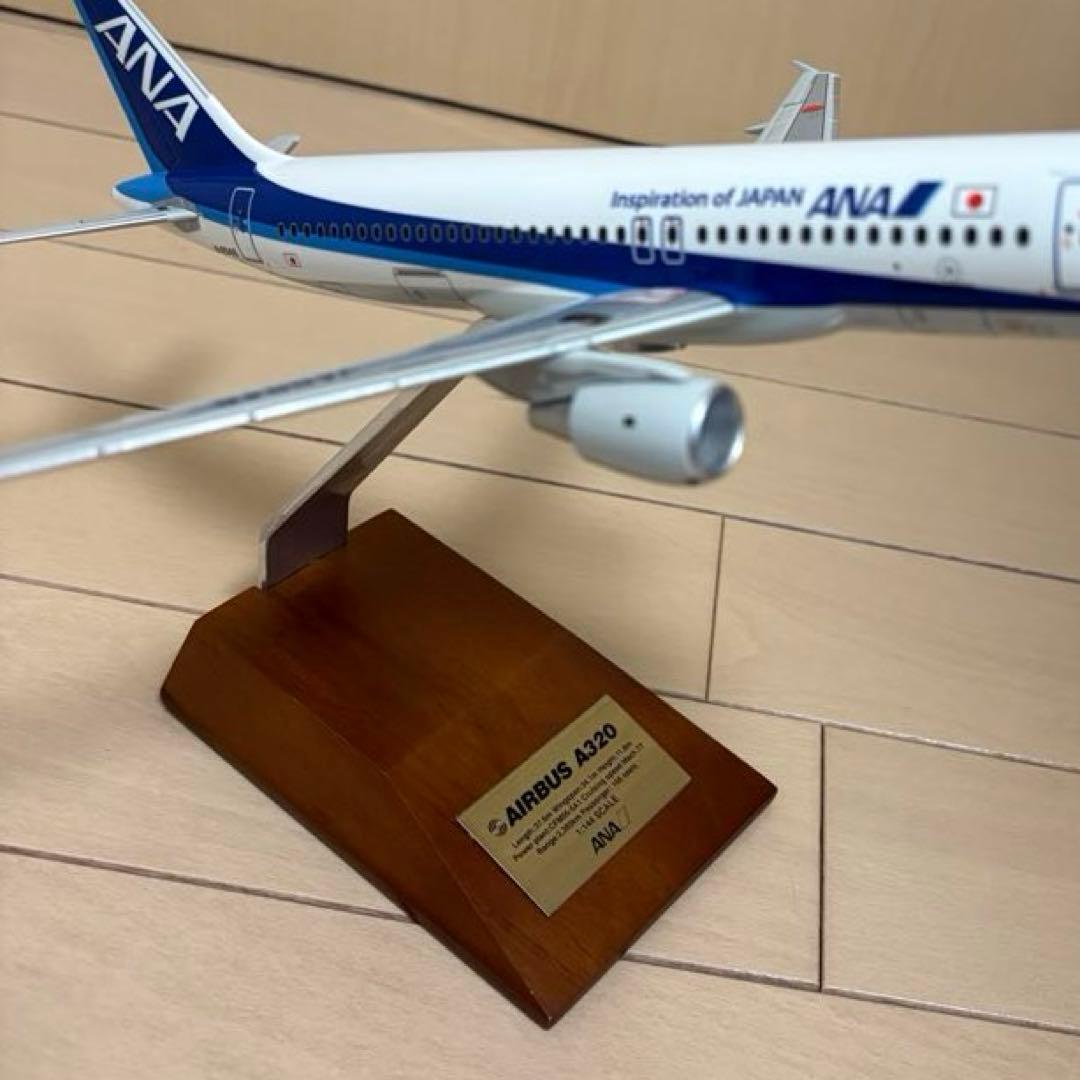 AIRBUS A320 ANA JA8946 1:144 模型